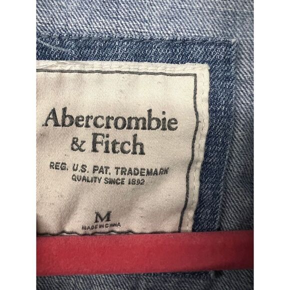 Abercrombie & Fitch Light Wash Denim Jacket Classic Distressed Look Size M - Picture 3 of 5